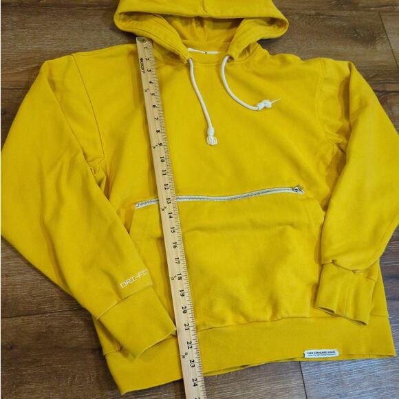 Nike Dri-Fit Standard Issue CV0864 Yellow Gold Hoodie Men's Small Zipper Pocket - Picture 2 of 8